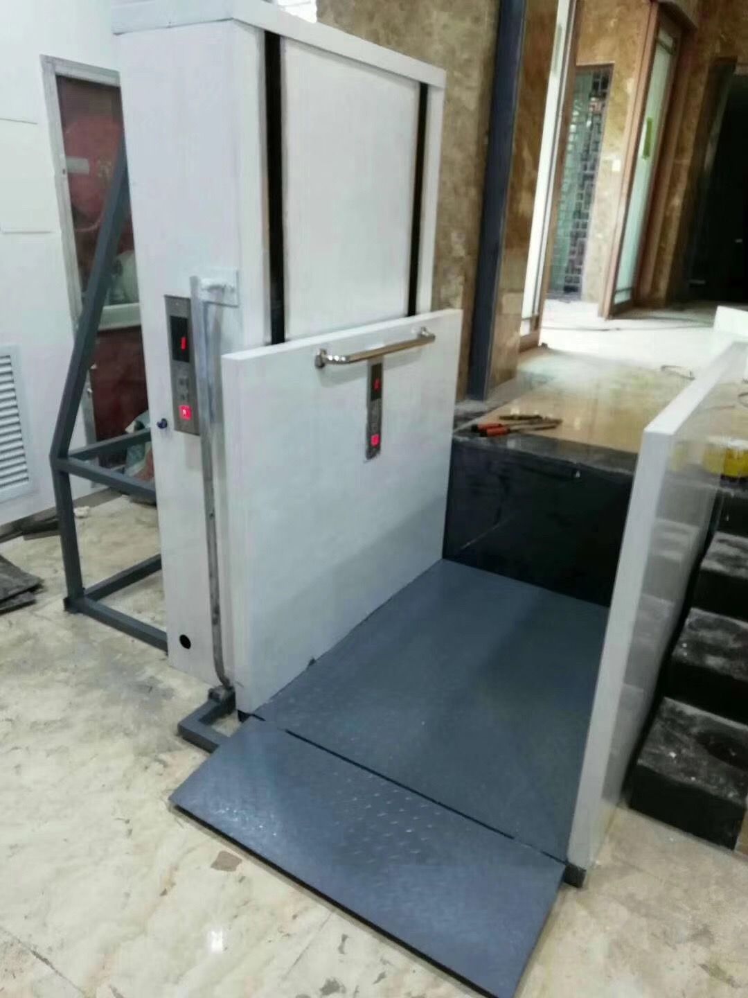 無(wú)障礙升降平臺(tái)