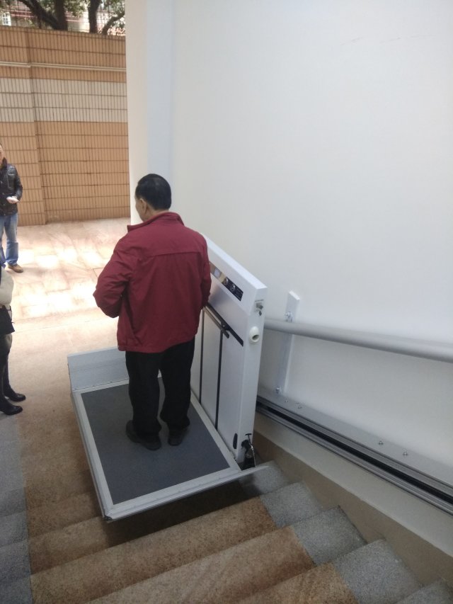 無(wú)障礙升降平臺(tái)